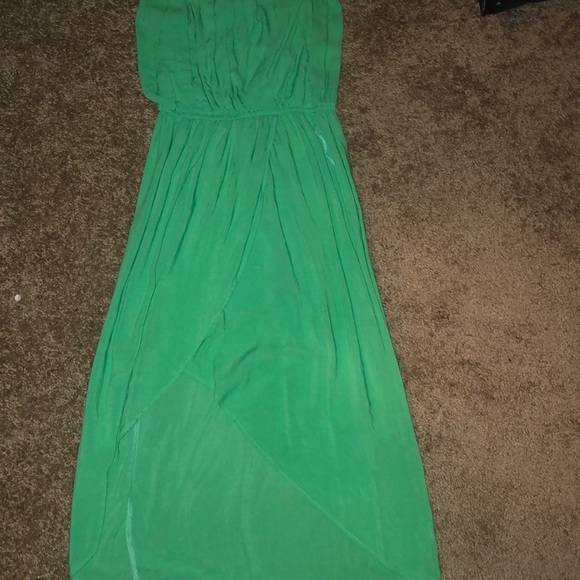 Green flowy dress - Picture 1 of 4